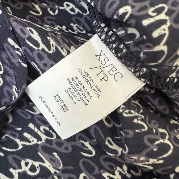 CABI #5336 Te Amo Love Script Blouse Puff Sleeve in Navy - Picture 8 of 10